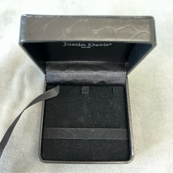 JUSTIN DAVIS Jewerly Box + Outer Box 3.90x3.90x1.90 inches - Picture 3 of 7
